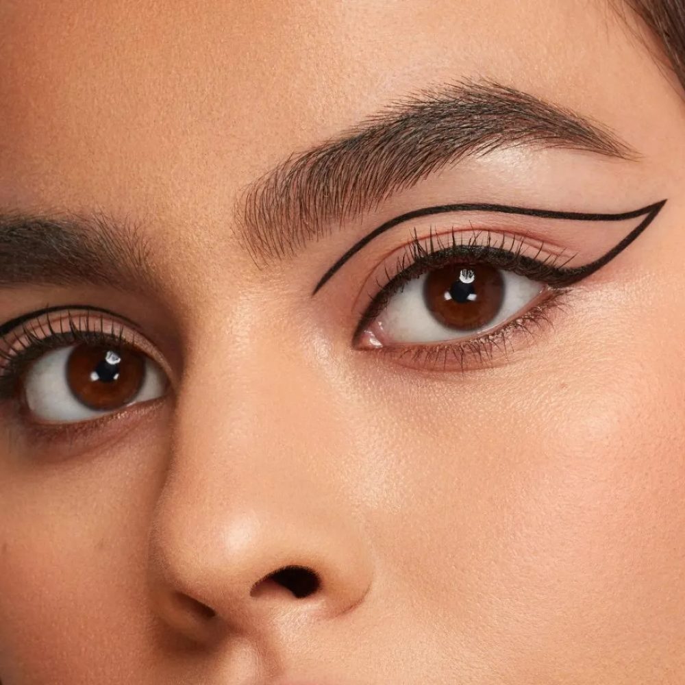 r.e.m. beauty Flourish + Line Eye