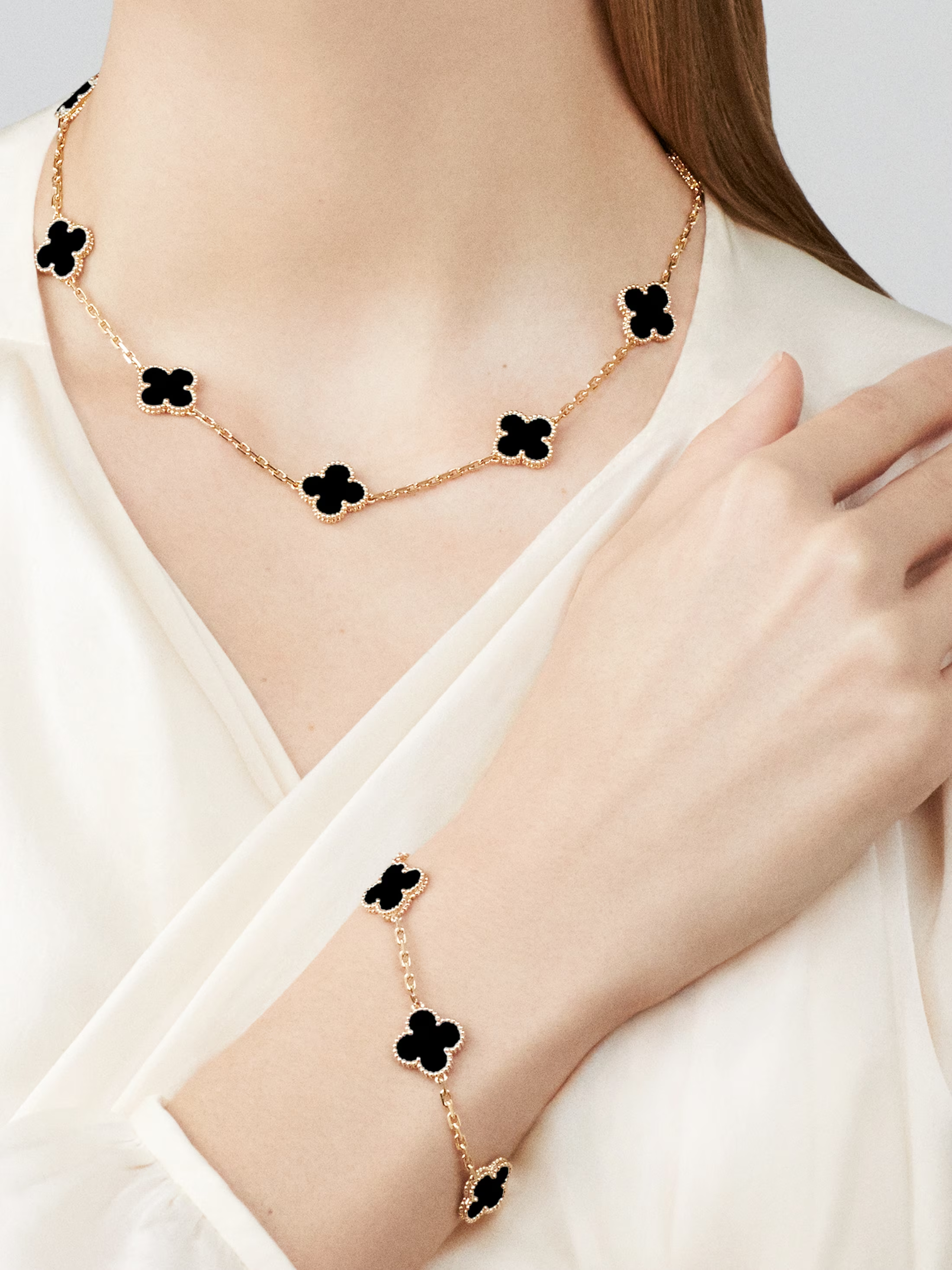 Van Cleef & Arpels. Браслет Vintage Alhambra із жовтого золота з оніксом