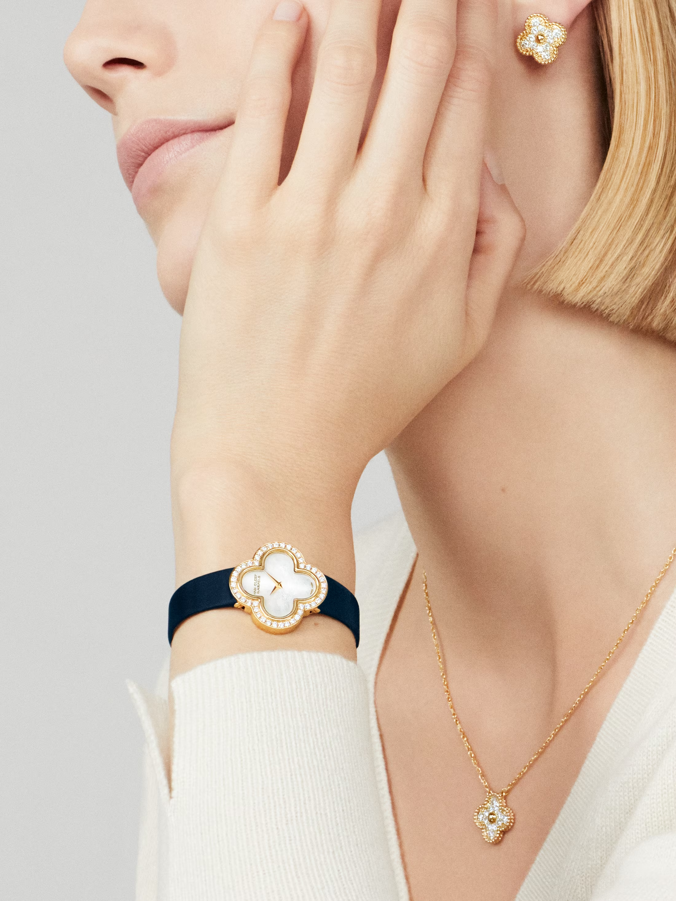 Van Cleef & Arpels. Сережки Vintage Alhambra із жовтого золота