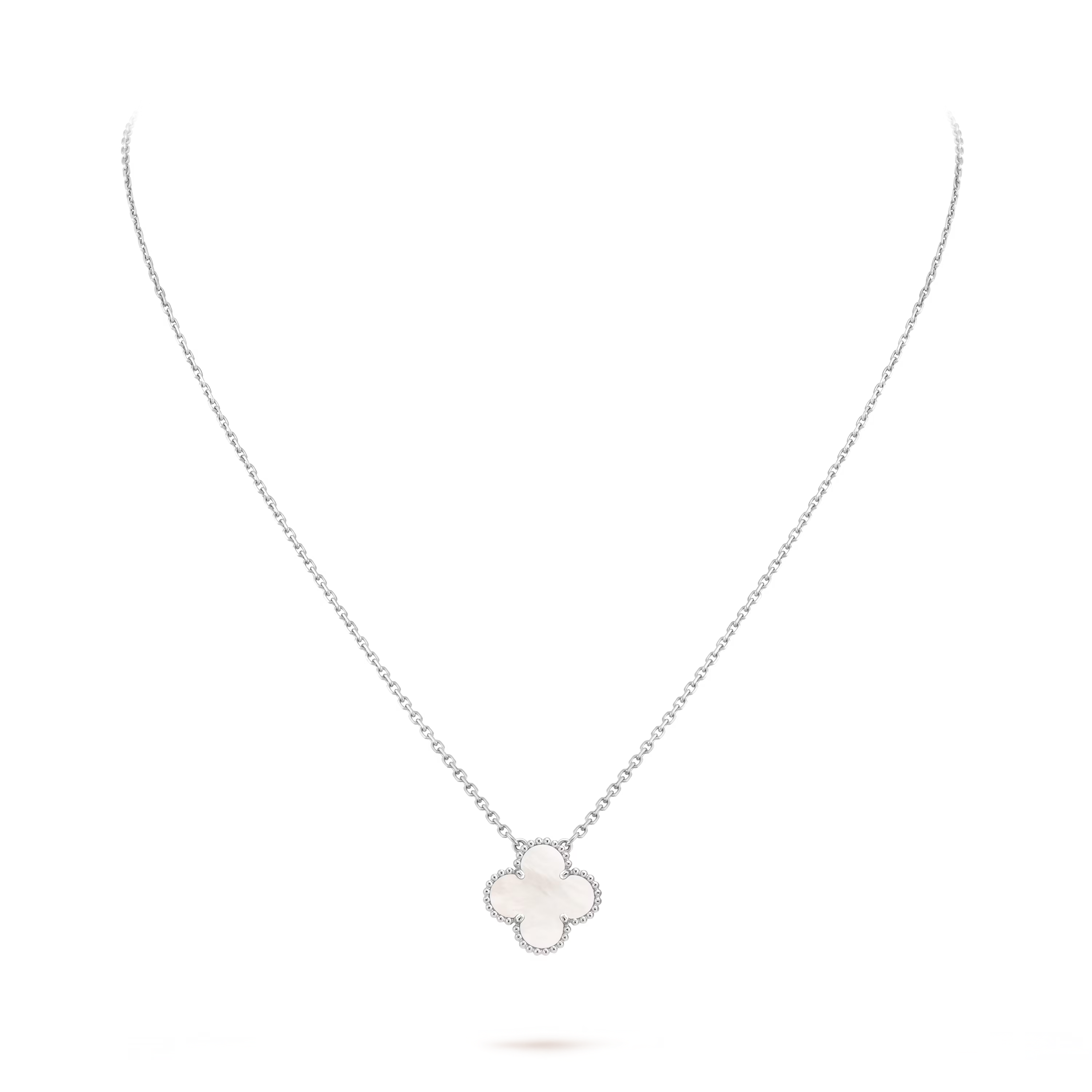 Van Cleef & Arpels. Підвіска Vintage Alhambra із білого золота з білим перламутром