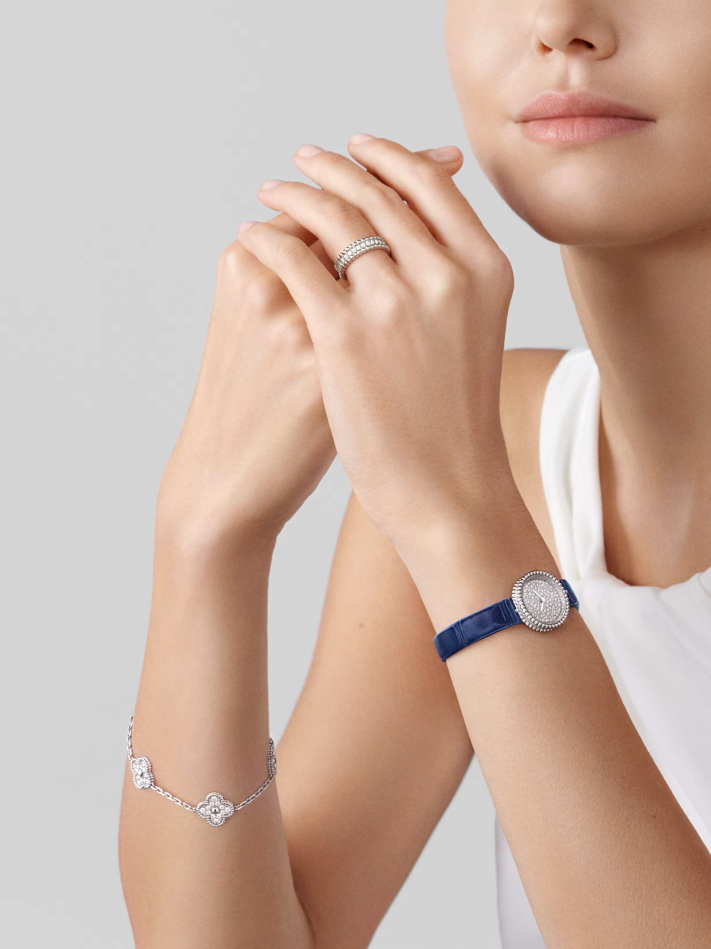 Van Cleef & Arpels. Браслет Vintage Alhambra із білого золота