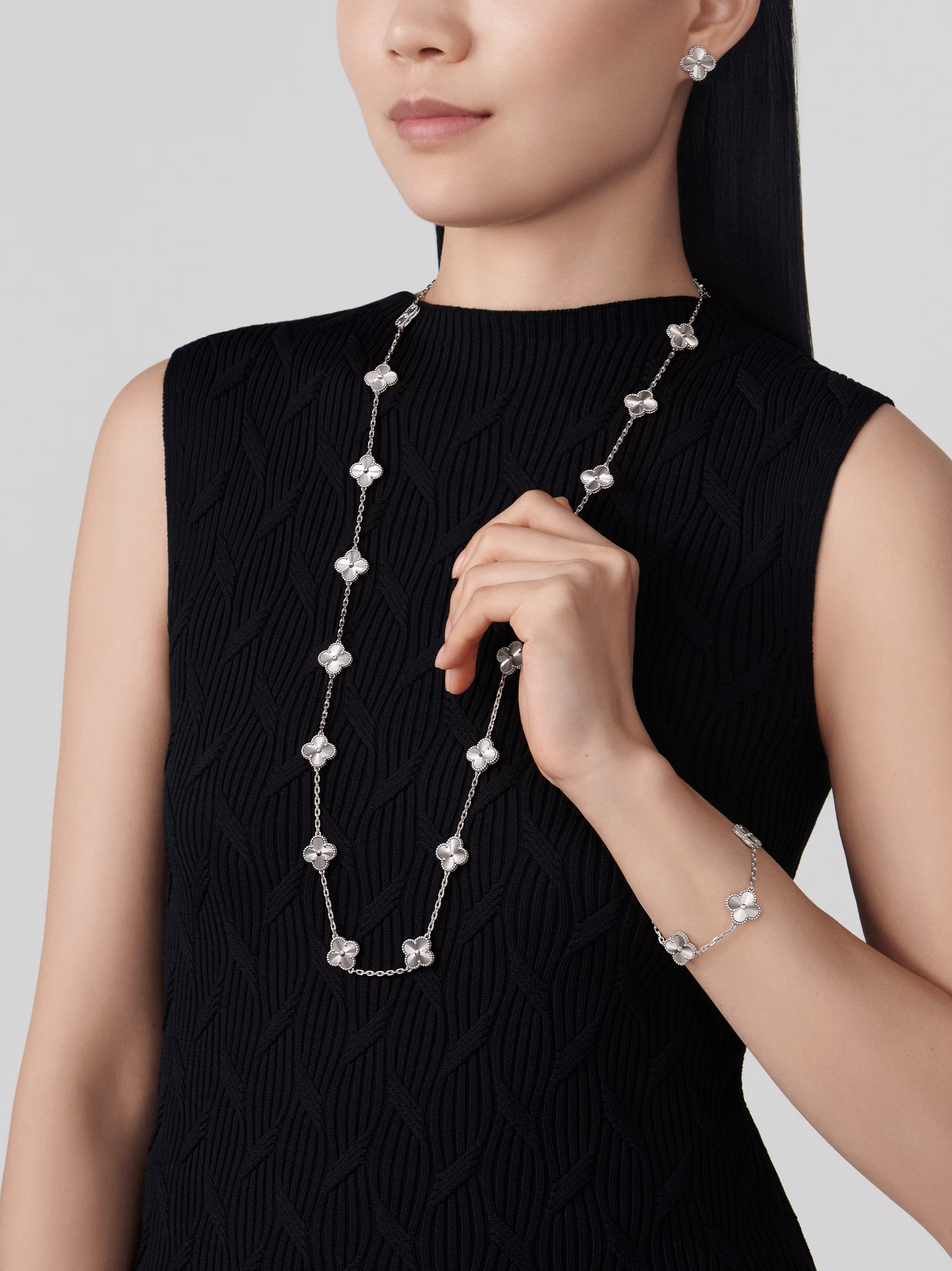Van Cleef & Arpels. Браслет Vintage Alhambra із білого золота 