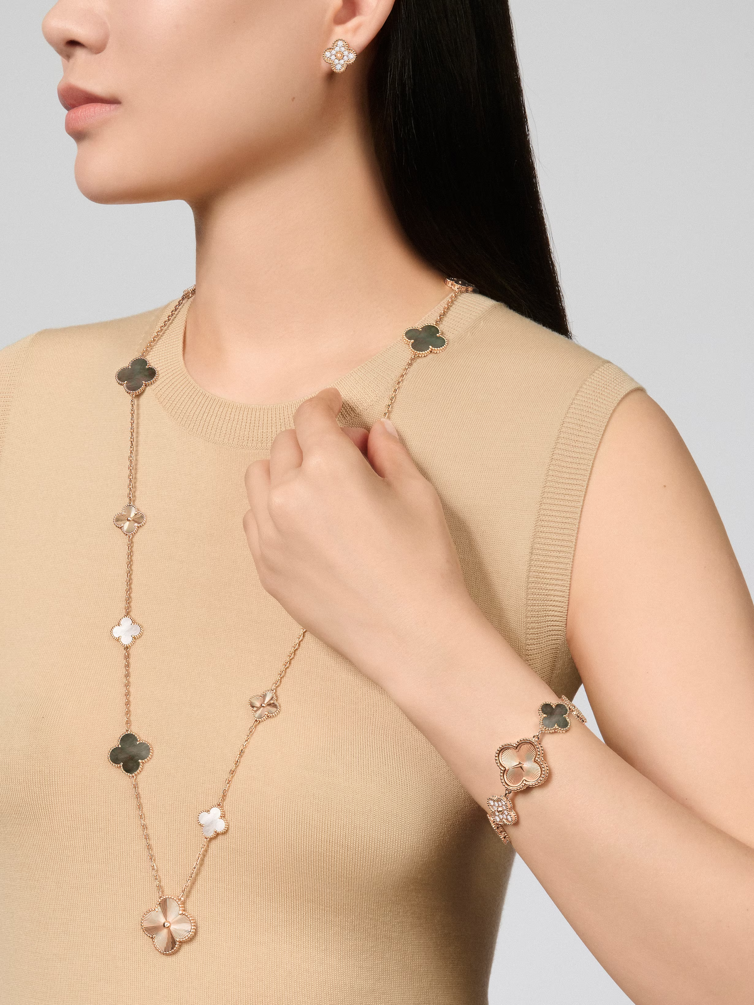 Van Cleef & Arpels. Сережки Vintage Alhambra із рожевого золота