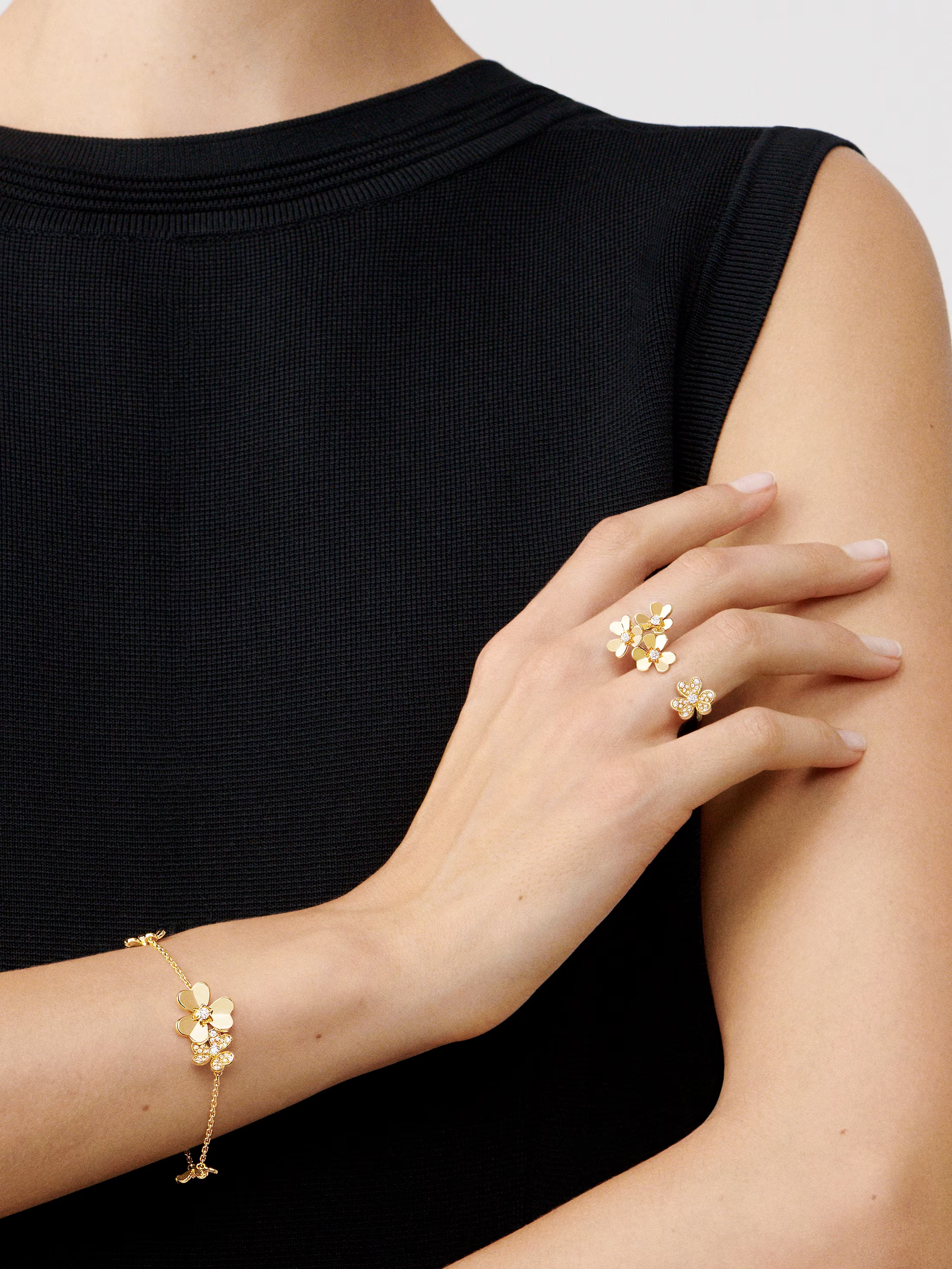 Van Cleef & Arpels. Браслет Frivole, 5 квіток із жовтого золота