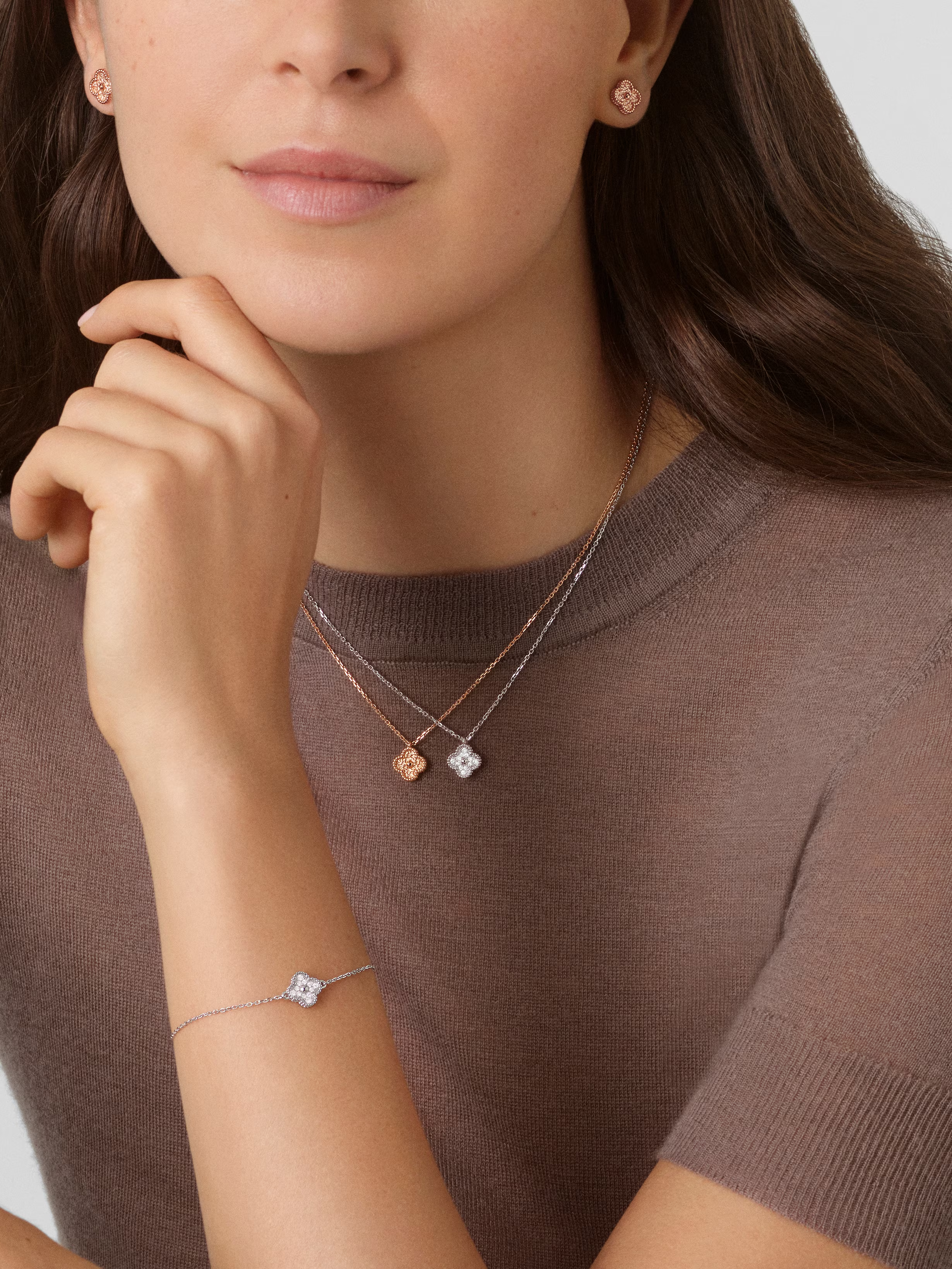 Van Cleef & Arpels. Підвіска Sweet Alhambra із рожевого золота 