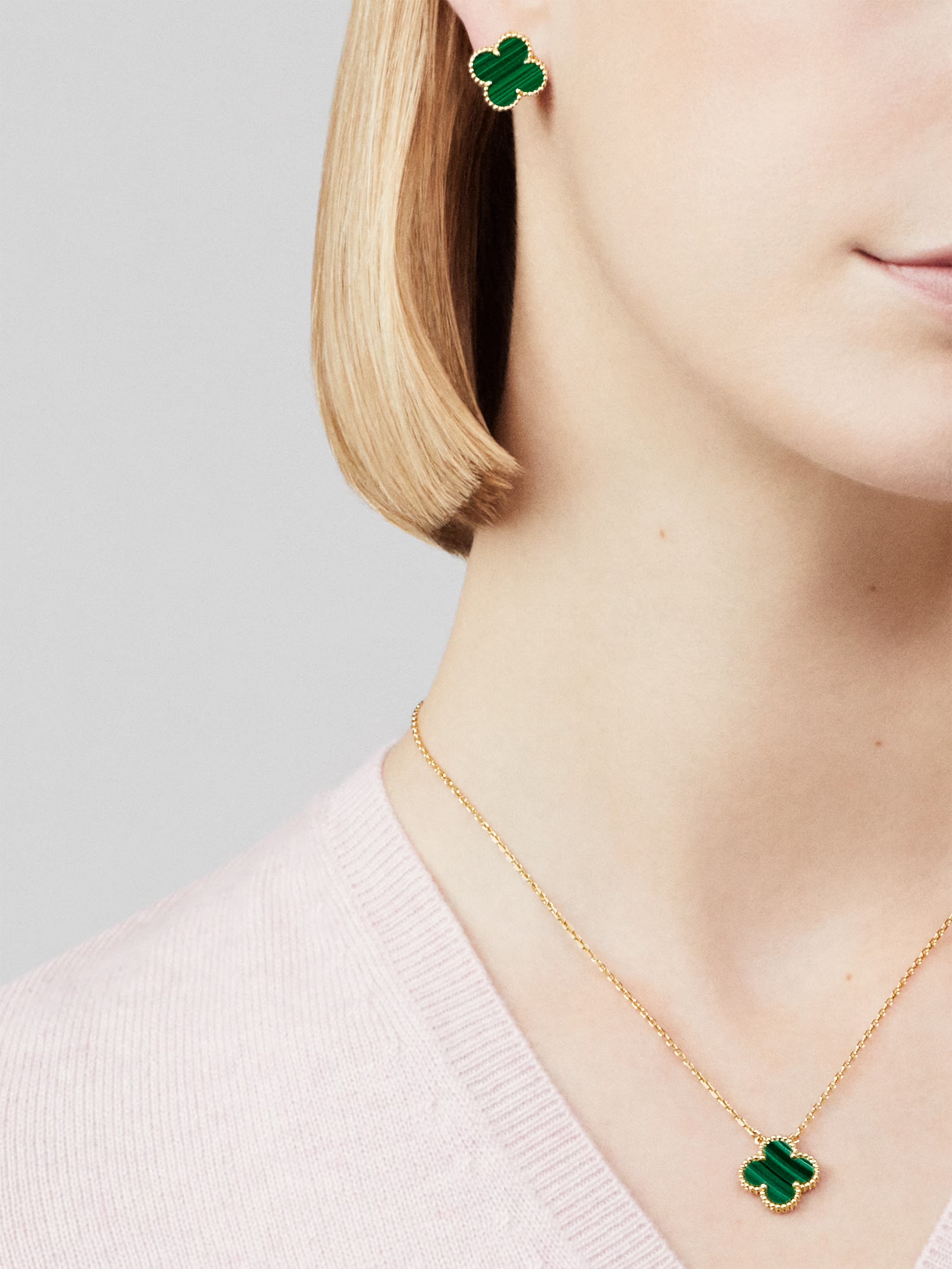 Van Cleef & Arpels. Сережки Vintage Alhambra із жовтого золота з малахітом