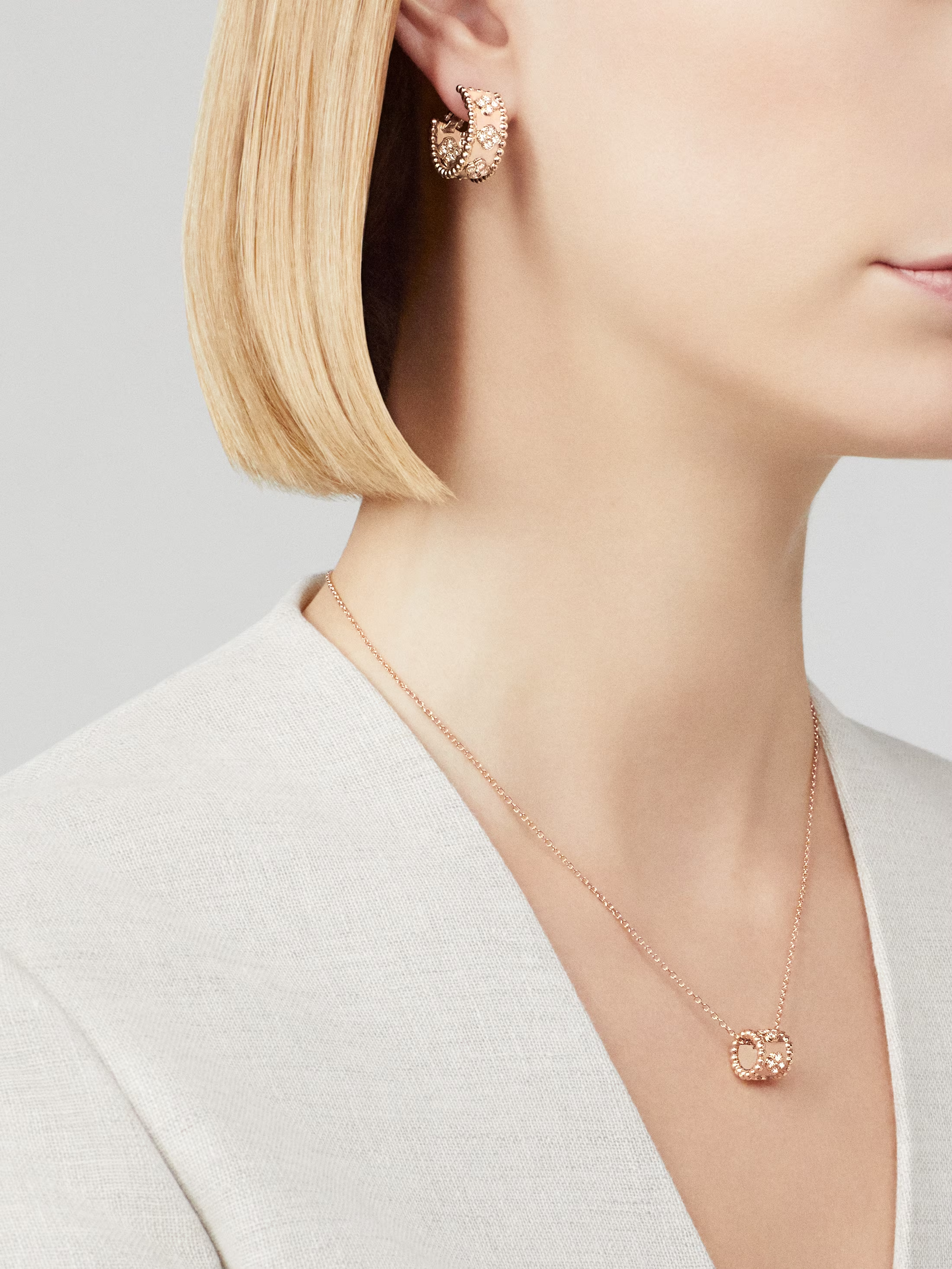 Van Cleef & Arpels. Підвіска Perlée Clovers із рожевого золота