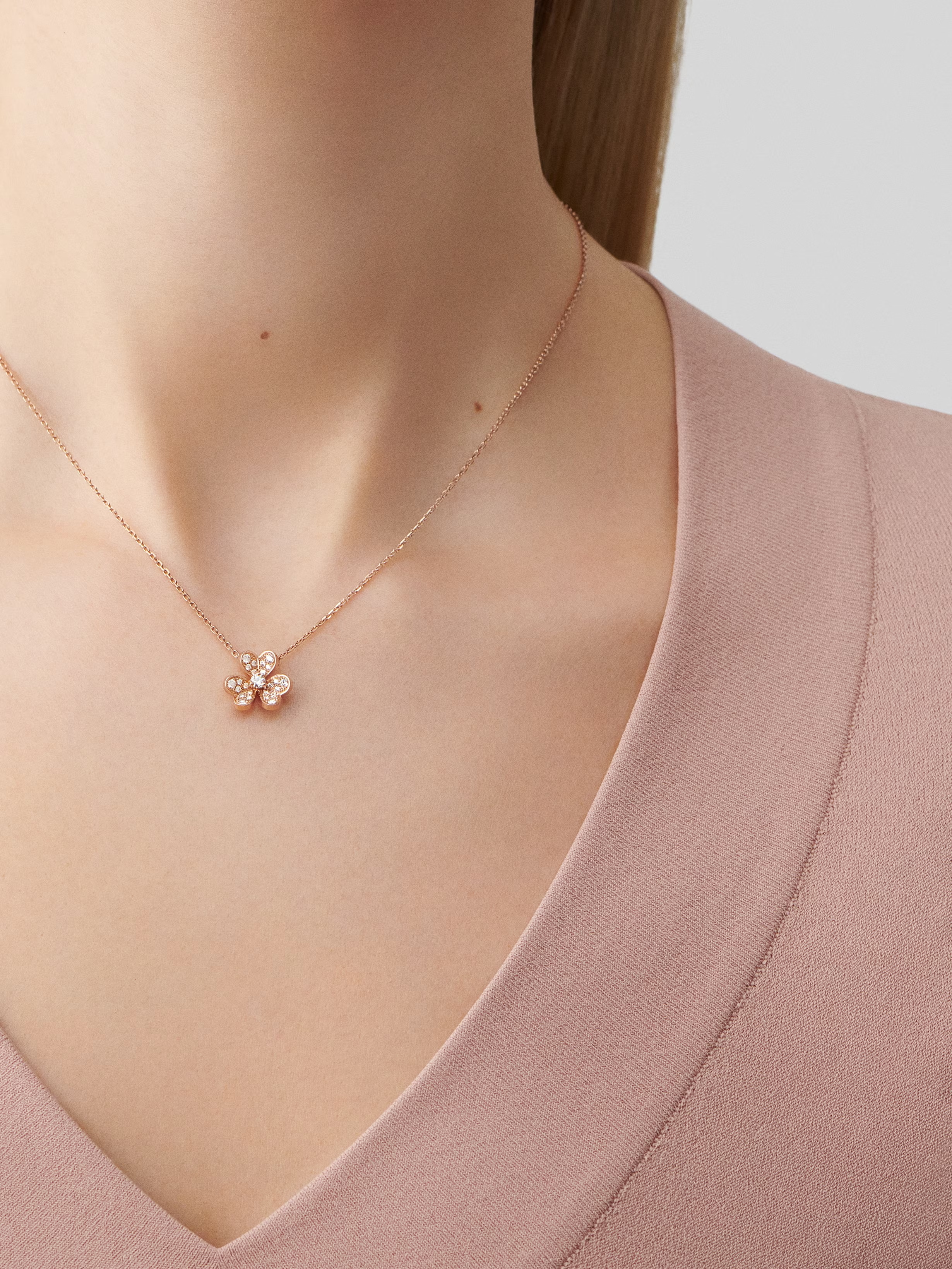 Van Cleef & Arpels. Підвіска Frivole із рожевого золота