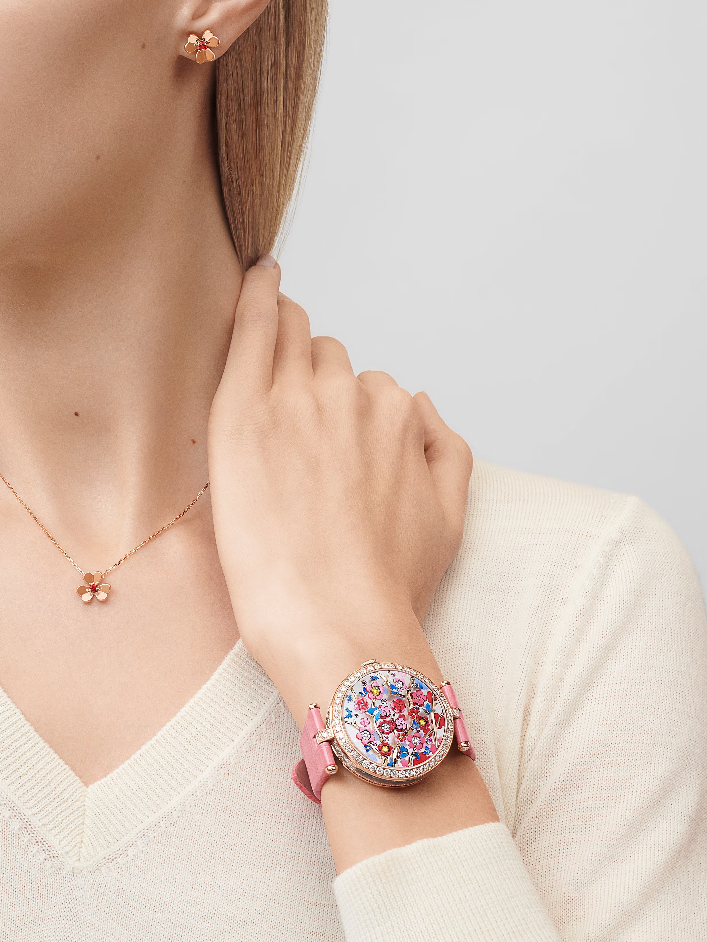 Van Cleef & Arpels. Підвіска Frivole із рожевого золота