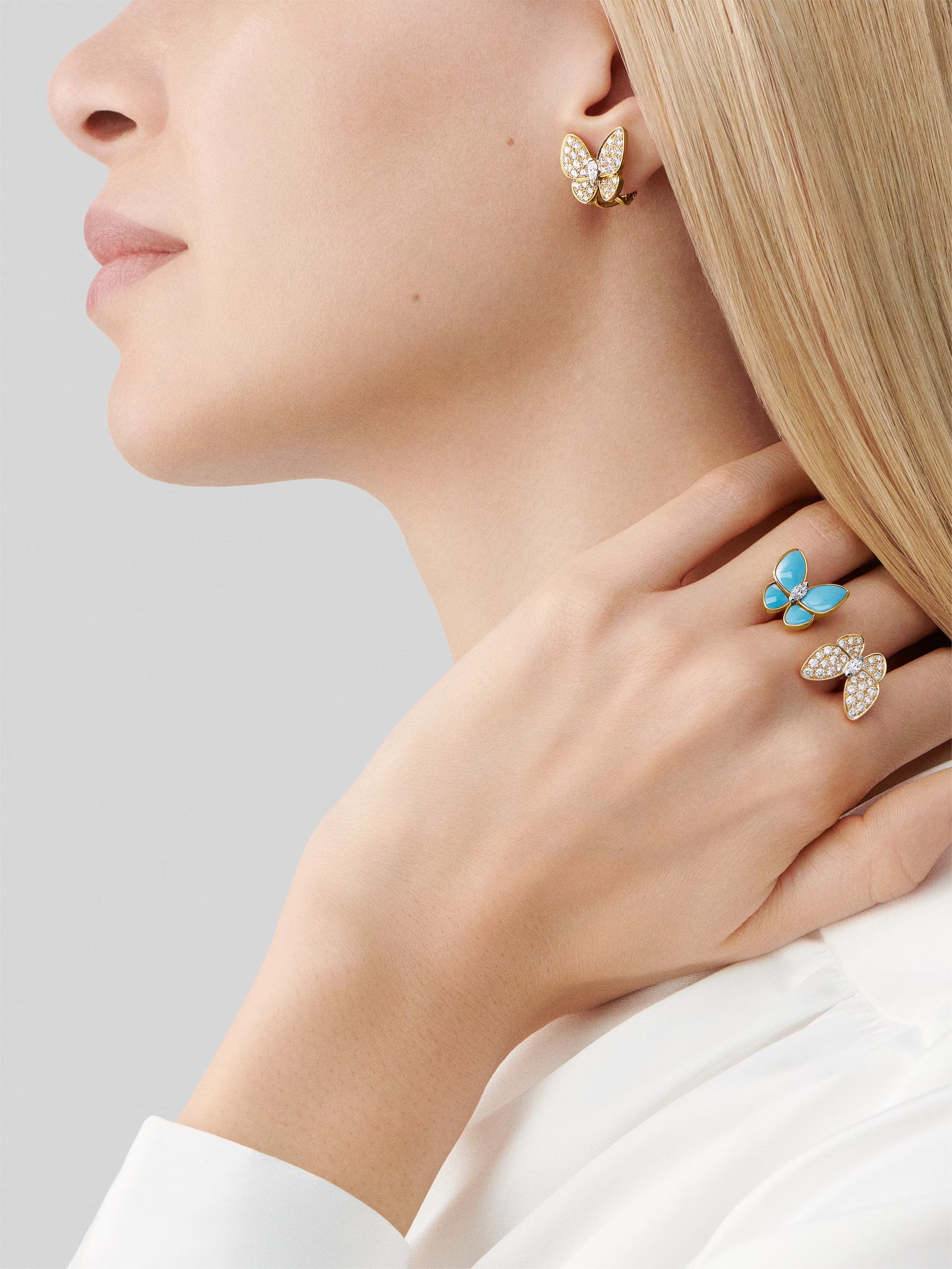 Van Cleef & Arpels. Сережки Two Butterfly із жовтого золота з бірюзою