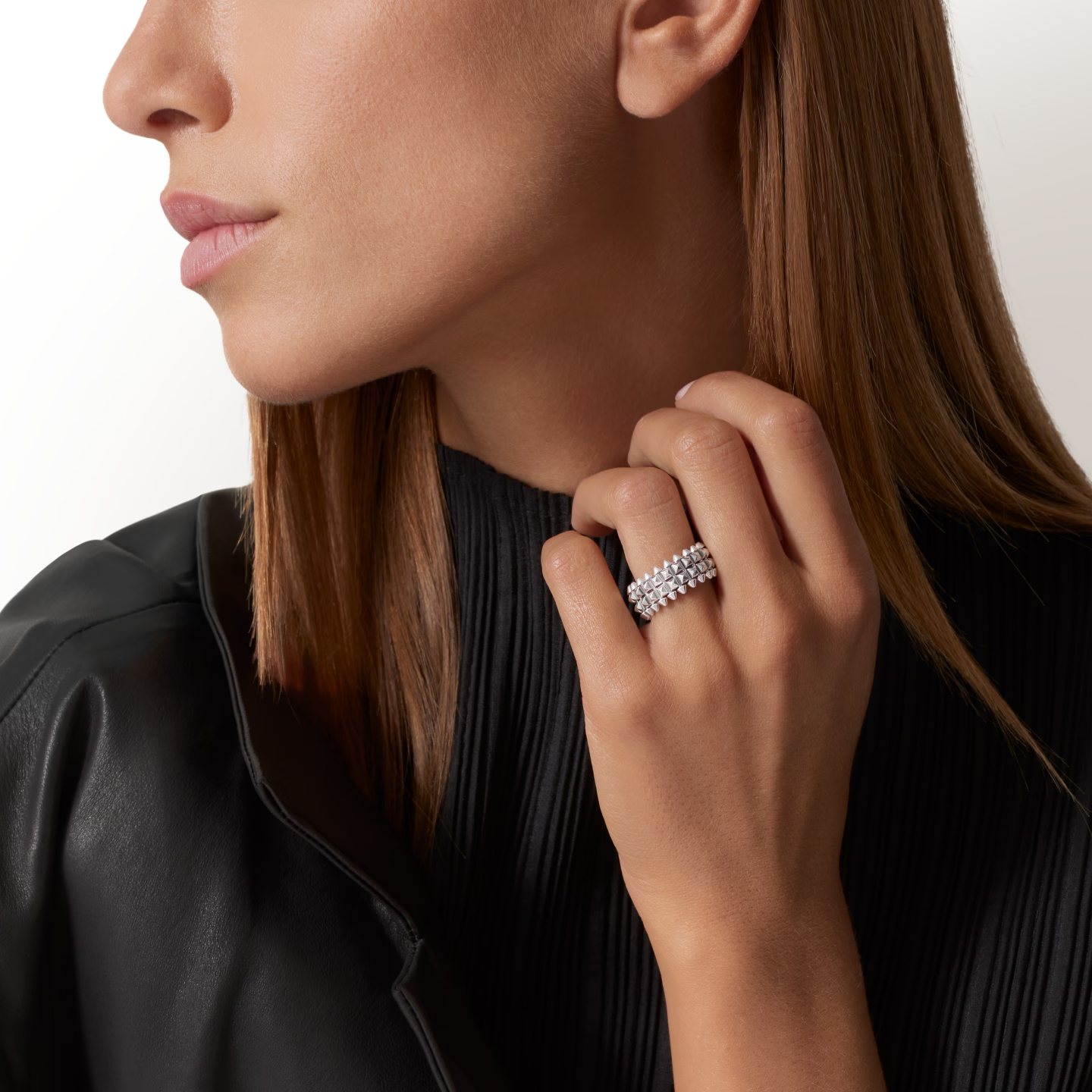 Cartier. Каблучка Clash de Cartier, дворядна із білого золота