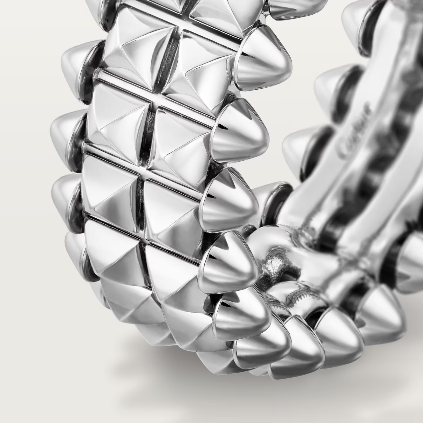 Cartier. Каблучка Clash de Cartier, дворядна із білого золота