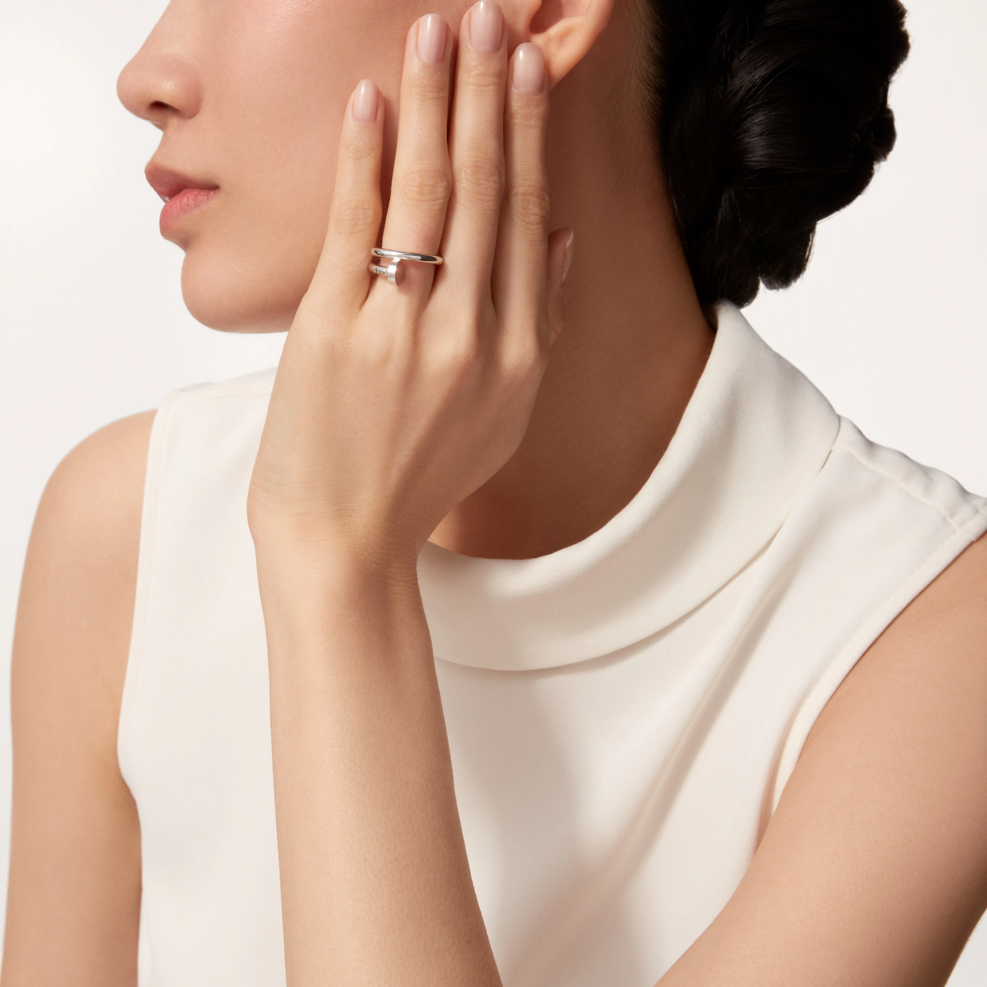 Cartier. Каблучка Juste un Clou, класична модель із білого золота