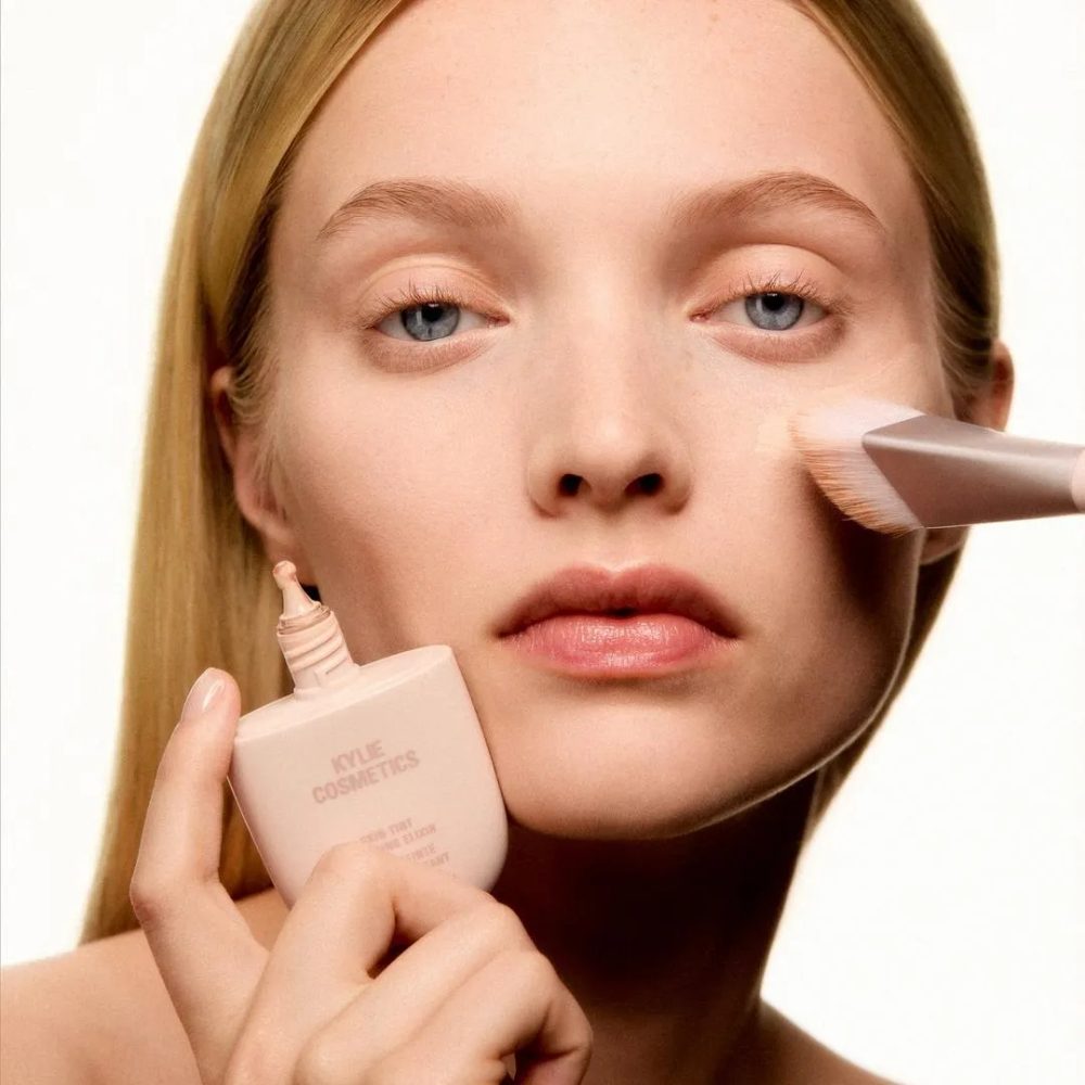 Kylie Jenner Skin Tint Brush