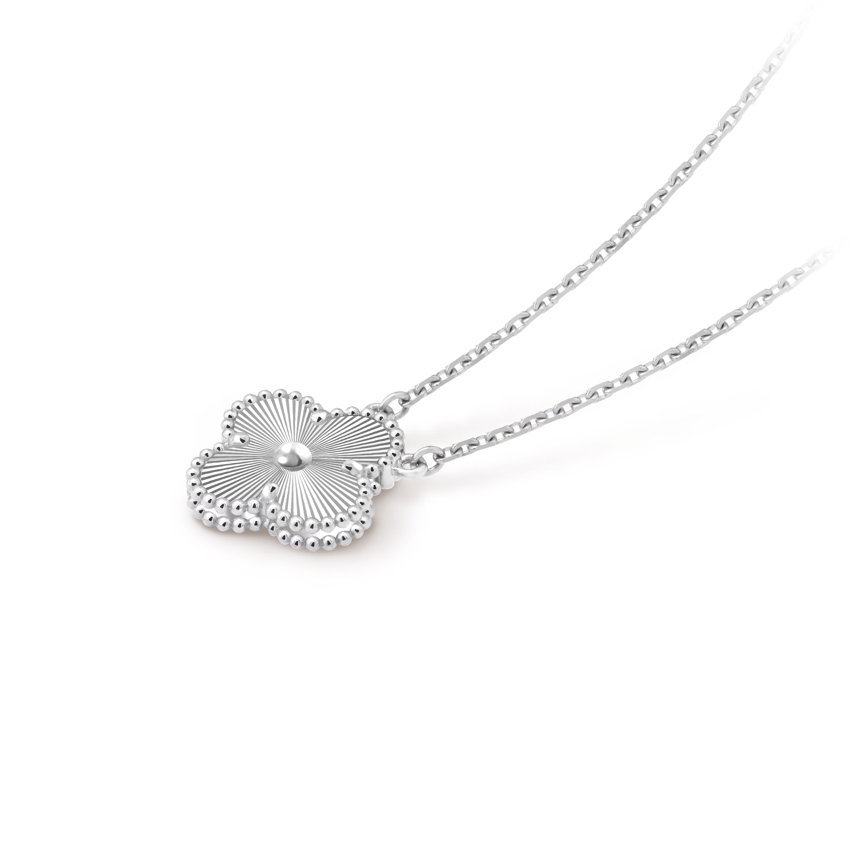 Van Cleef & Arpels. Підвіска Vintage Alhambra із білого золота